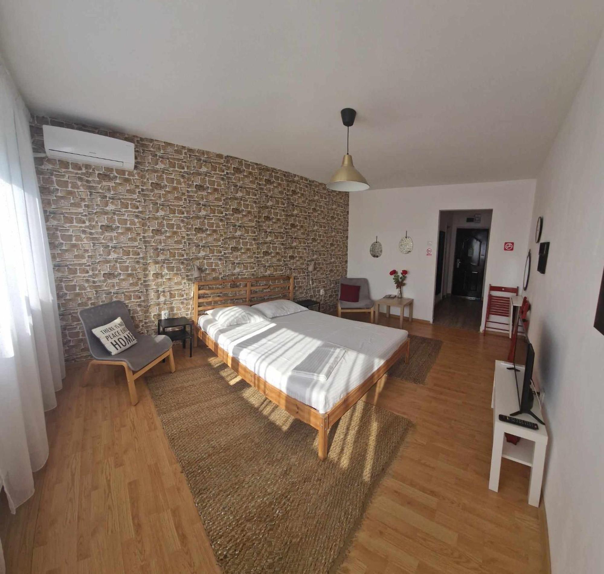 Studio Nefumatori Sunny Place, Self Check In Craiova Ngoại thất bức ảnh